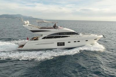 Yacht