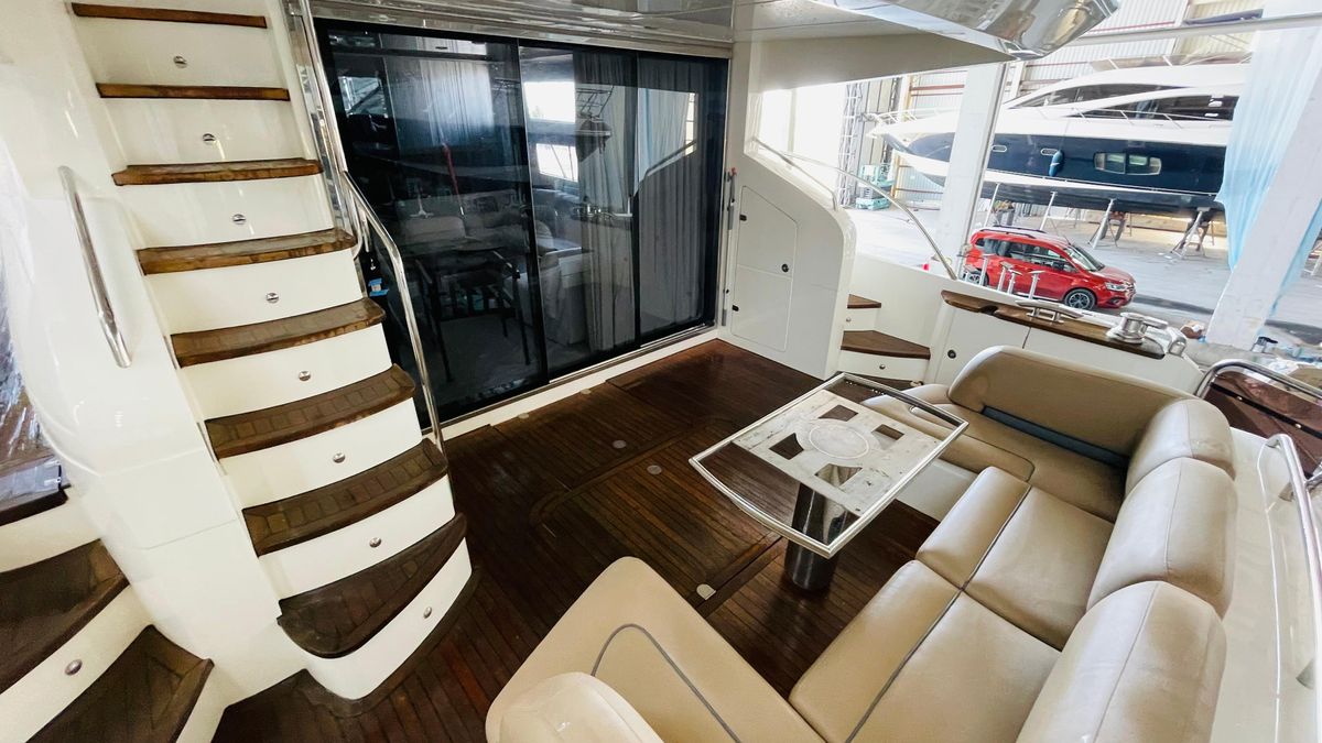 2012 Princess 64 