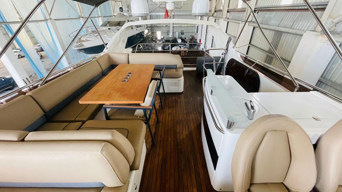2012 Princess 64 