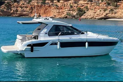 Bavaria Motor Yacht S 33 HT