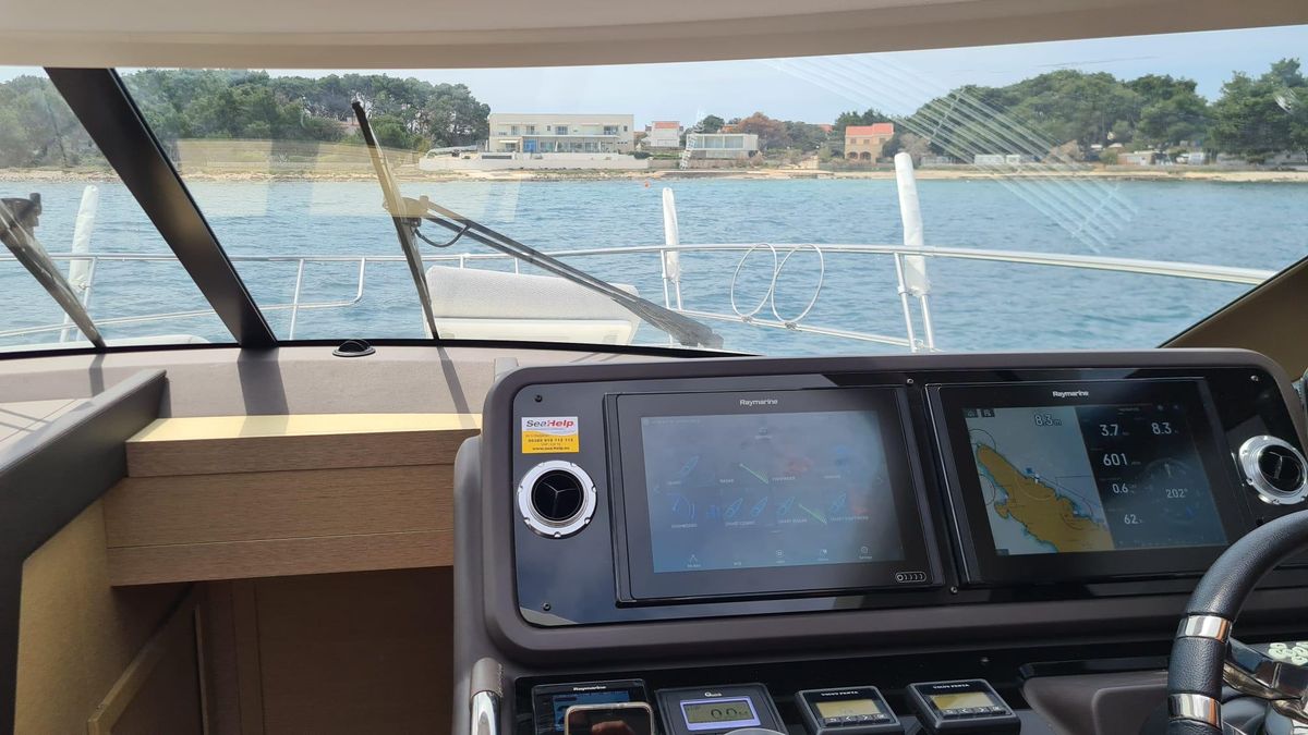 2019 Prestige 46 