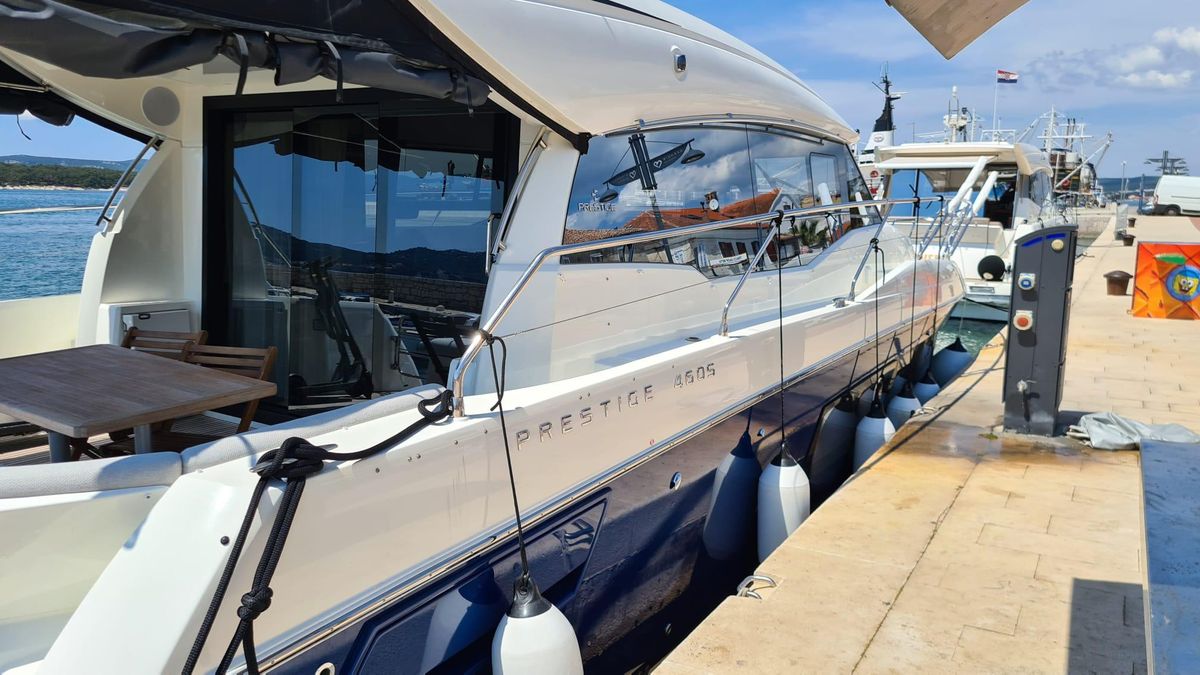 2019 Prestige 46 