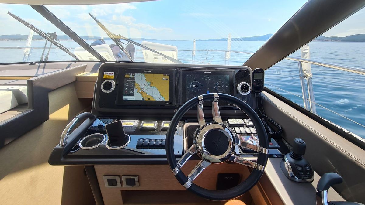 2019 Prestige 46 