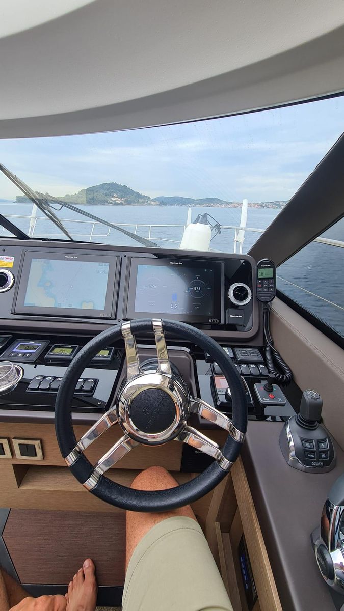 2019 Prestige 46 