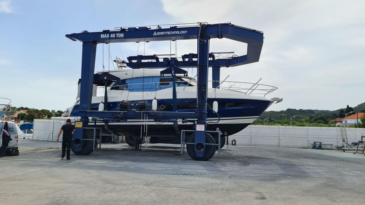 2019 Prestige 46 