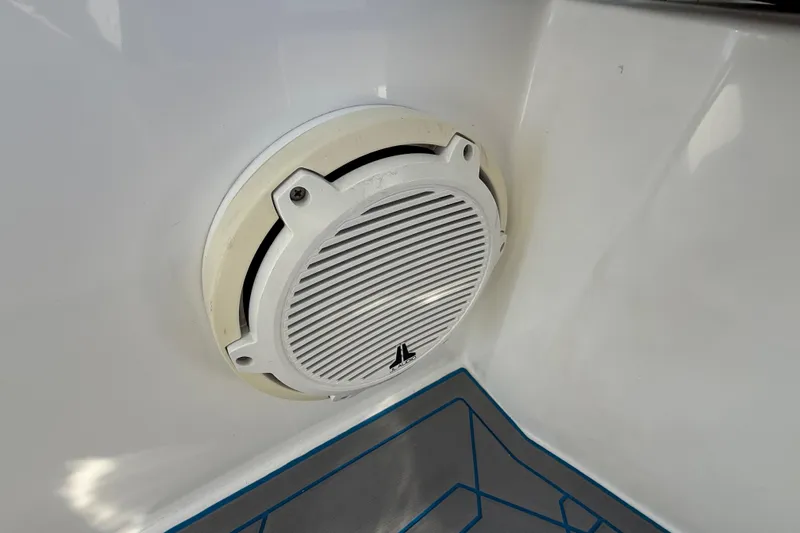  Yacht Photos Pics Speaker on 2016 Extreme Boats 38 Cuddy Cabin, white interior detail.