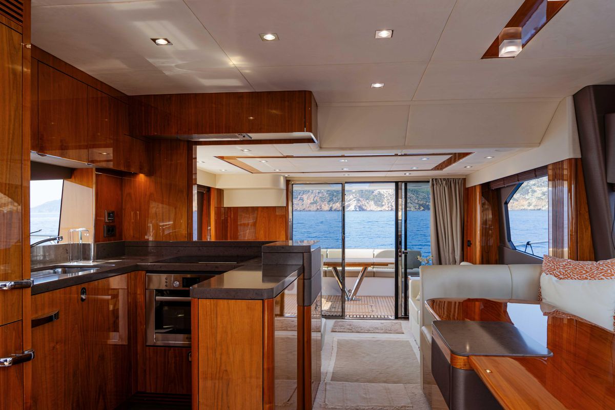 2015 Sunseeker 69 