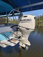 NauticStar 211 Hybrid