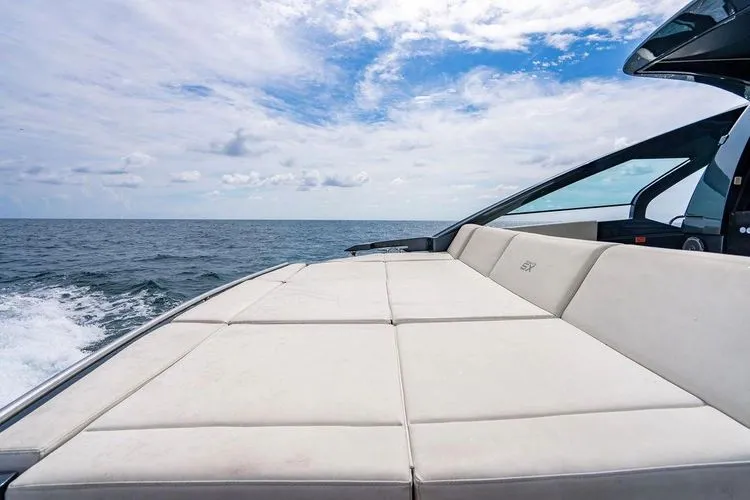 2018 Pershing 5x - Image 6