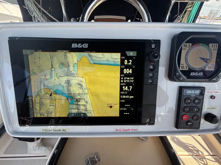 Windragon Yacht Photos Pics B&G navigation system on 1995 Island Packet 37 sailboat, displaying nautical charts and data.