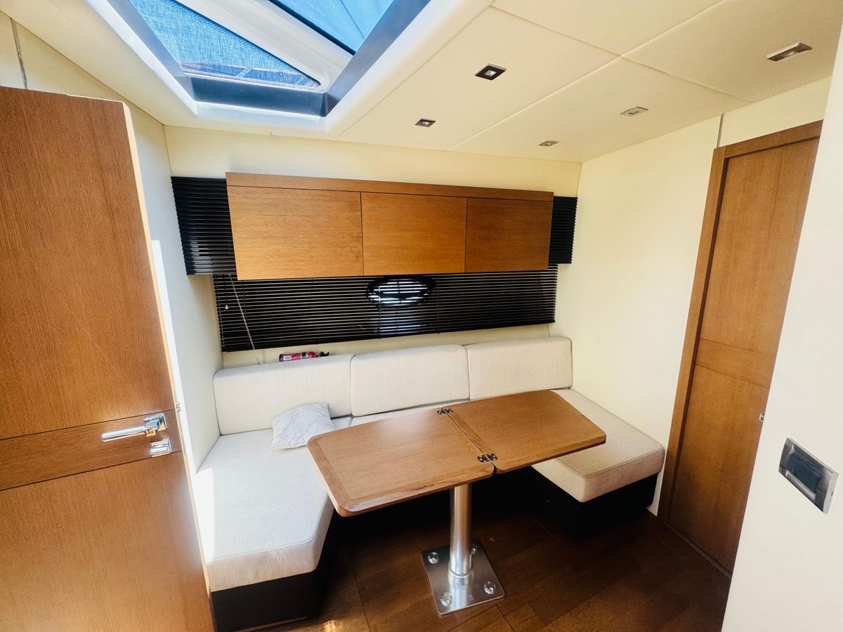 2010 Azimut 51 