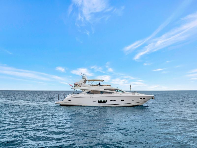 2011 Sunseeker 80 Yacht