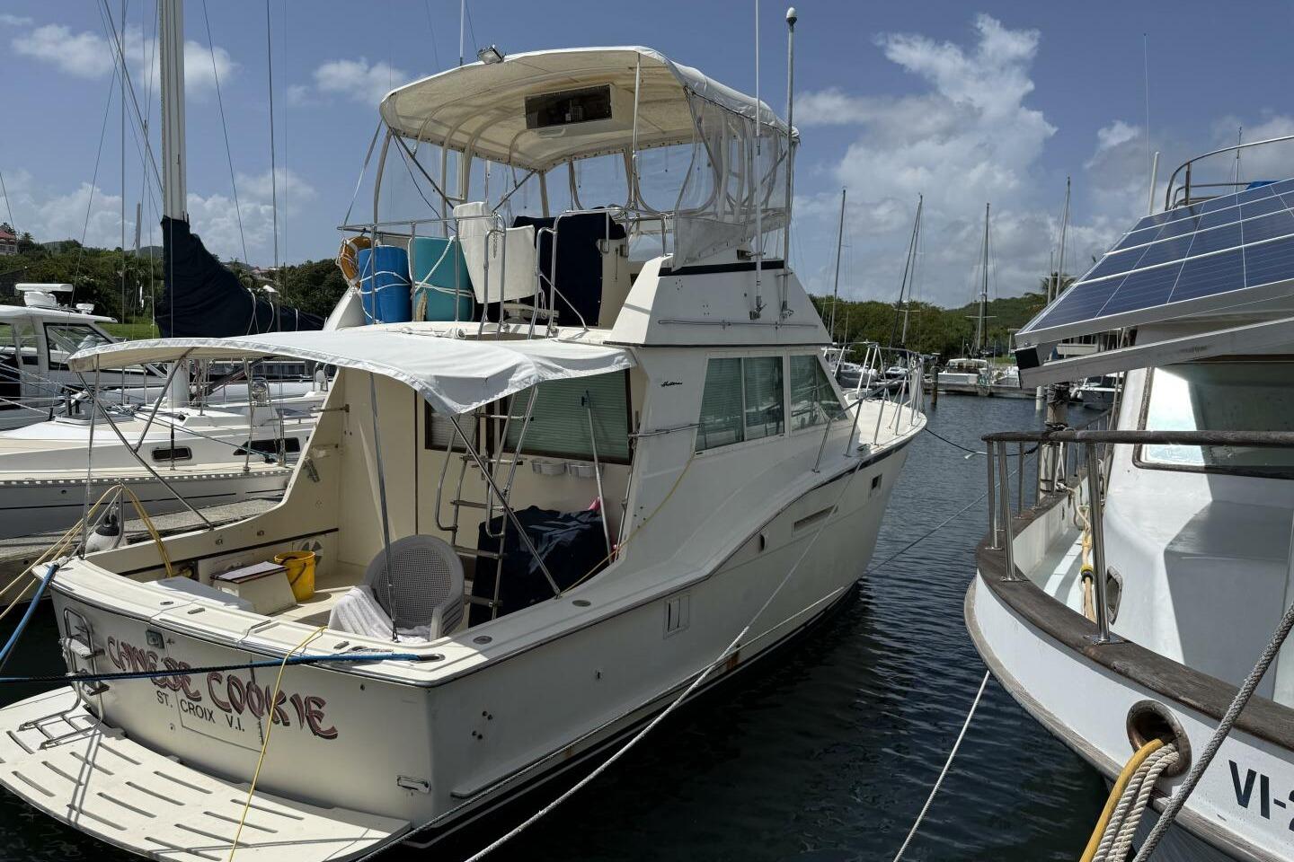 Hatteras 37 Convertible
