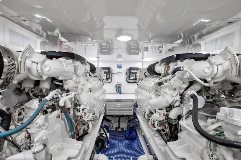 Irish Twin Yacht Photos Pics 