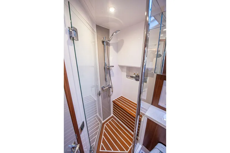 Well Done Yacht Photos Pics 2018 Belize 54 Daybridge - Image 67