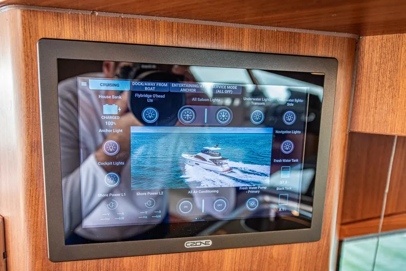 Well Done Yacht Photos Pics 2018 Belize 54 Daybridge - Image 43