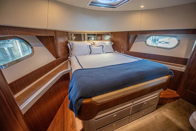 Well Done Yacht Photos Pics 2018 Belize 54 Daybridge - Image 57