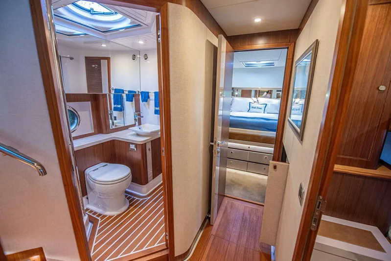 Well Done Yacht Photos Pics 2018 Belize 54 Daybridge - Image 64