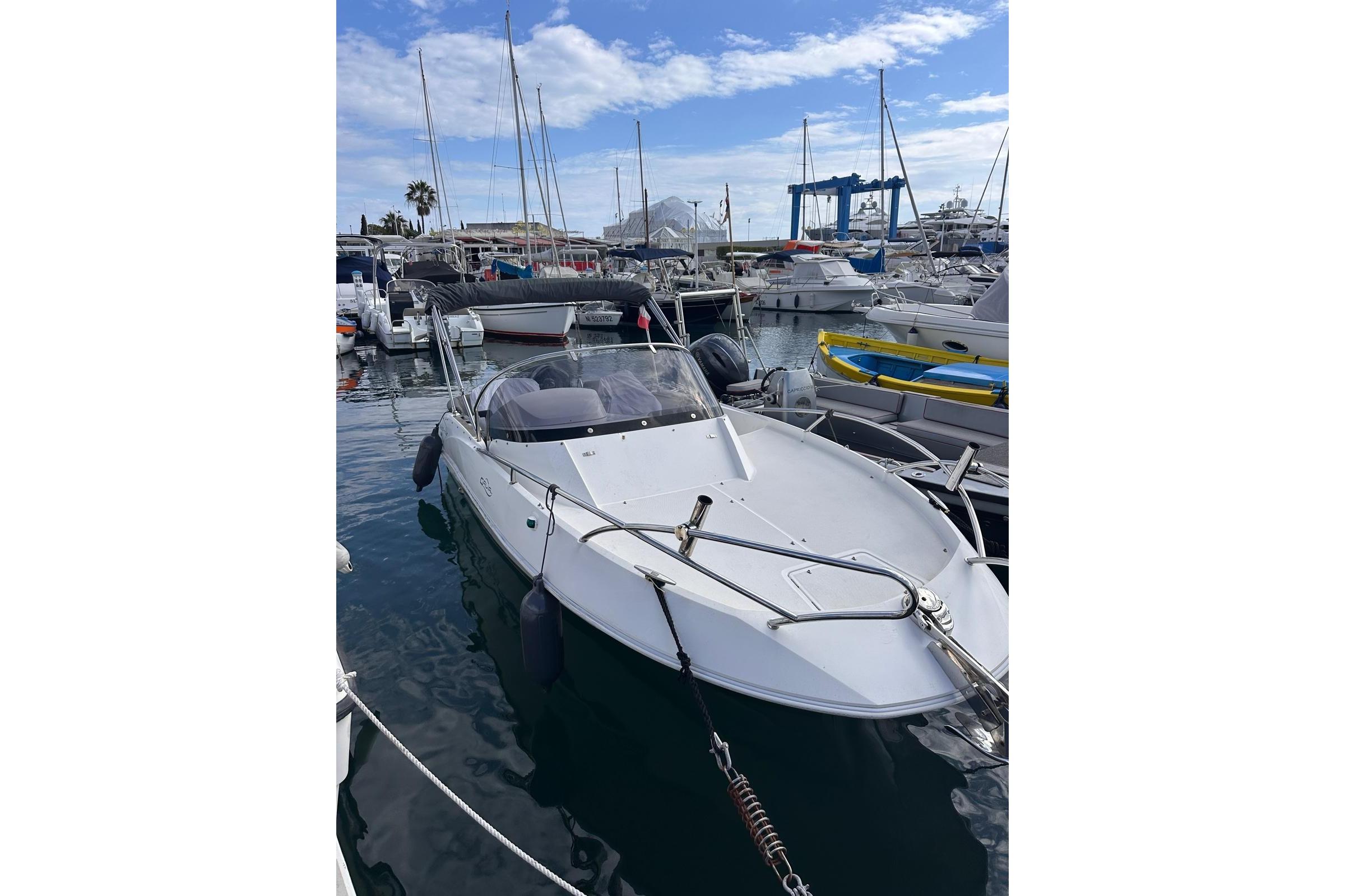 2020 Galia 520 Sundeck