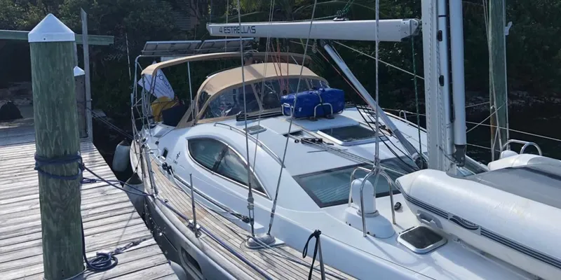 4 Estrellas Yacht Photos Pics Dinghy stored on deck for ocean passages