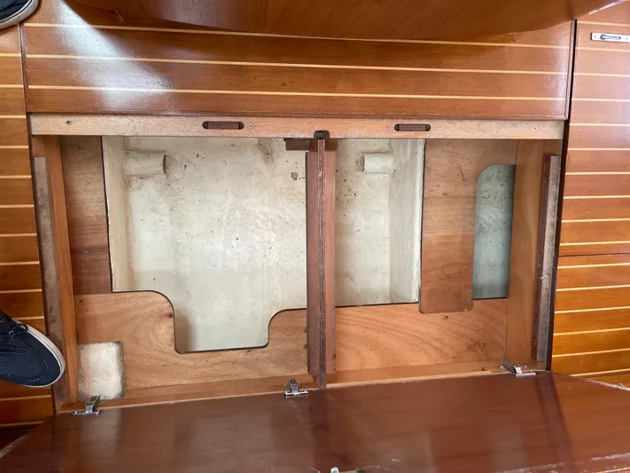 4 Estrellas Yacht Photos Pics Clean bilges