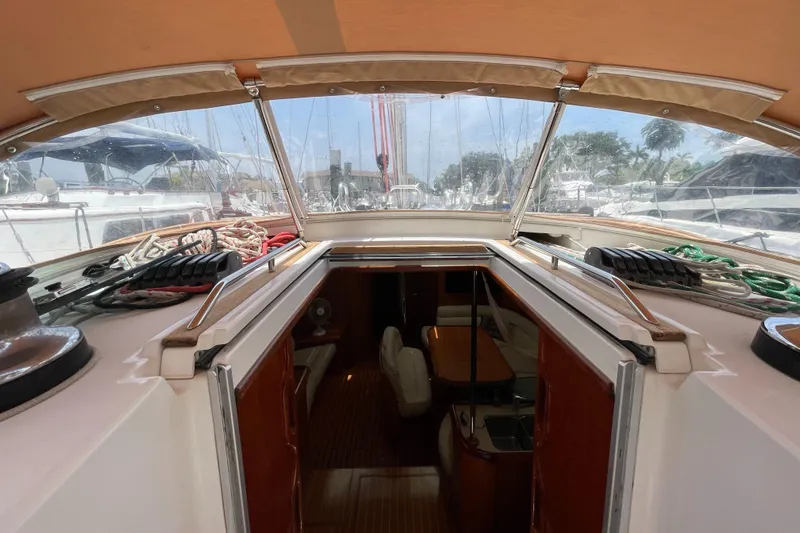 4 Estrellas Yacht Photos Pics Like new isinglass
