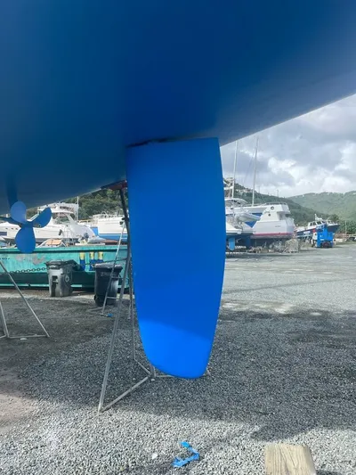 4 Estrellas Yacht Photos Pics Fresh Bottom paint and zincs Jan '23