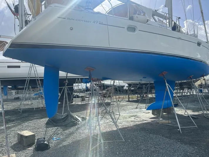 4 Estrellas Yacht Photos Pics Fresh Bottom paint and zincs Jan '23