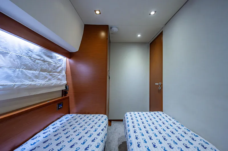 Lifesaver Yacht Photos Pics 