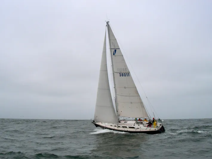 Escapade Yacht Photos Pics 