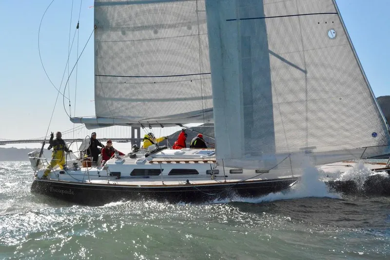 Escapade Yacht Photos Pics 