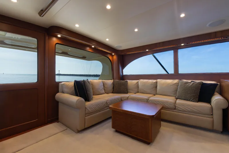 J&b Yacht Photos Pics Salon