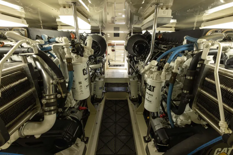 J&b Yacht Photos Pics Engine Room