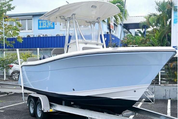 Cobia 217 Center Console