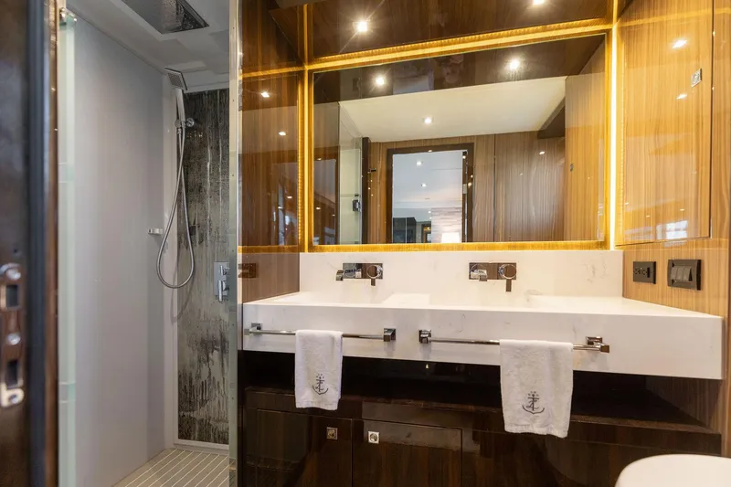 Miss Tracy Lane Yacht Photos Pics 2023 Cruisers Yachts 60 Cantius Fly- Master Head