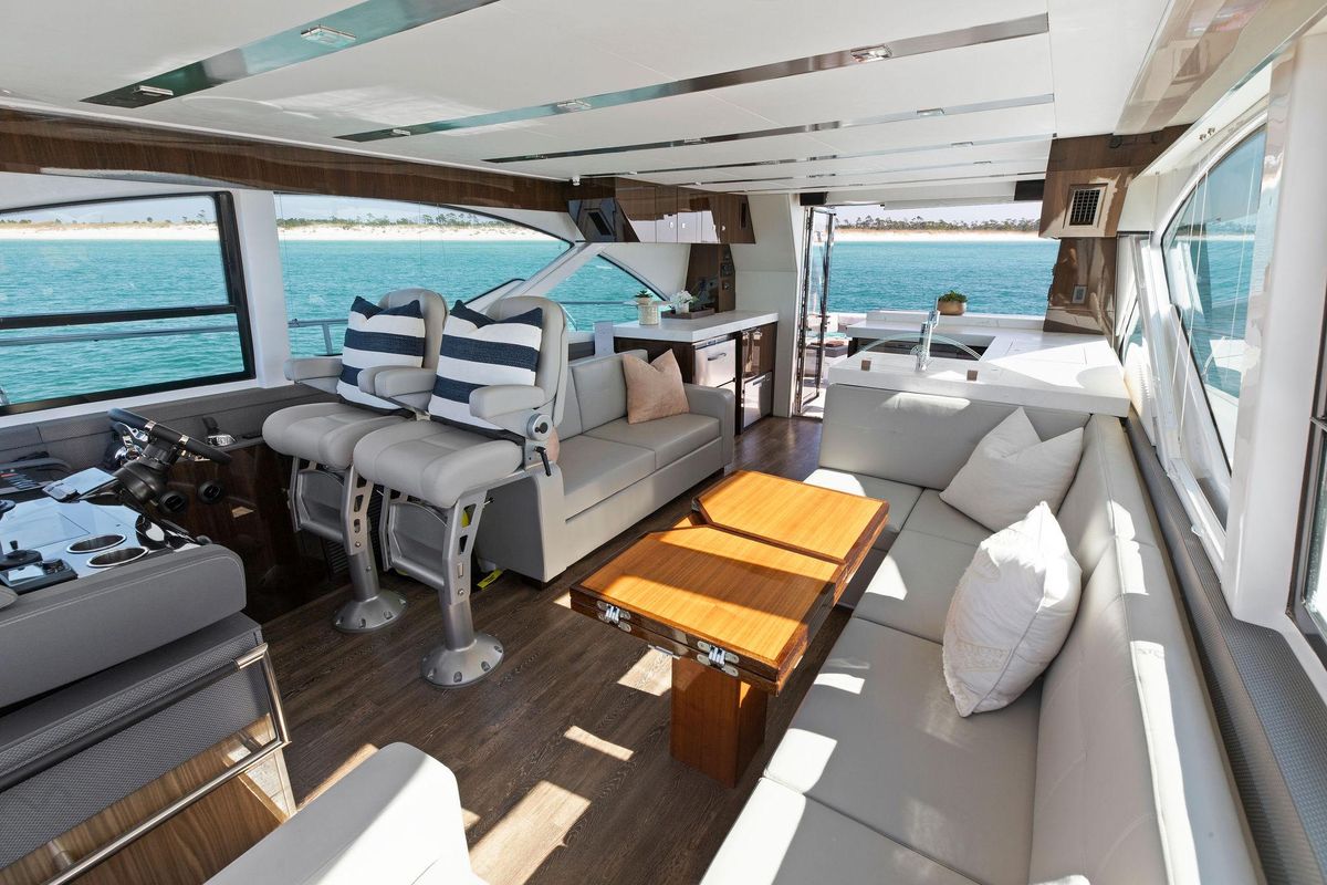 2023 Cruisers Yachts 60 