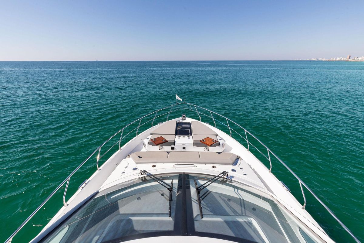 2023 Cruisers Yachts 60 