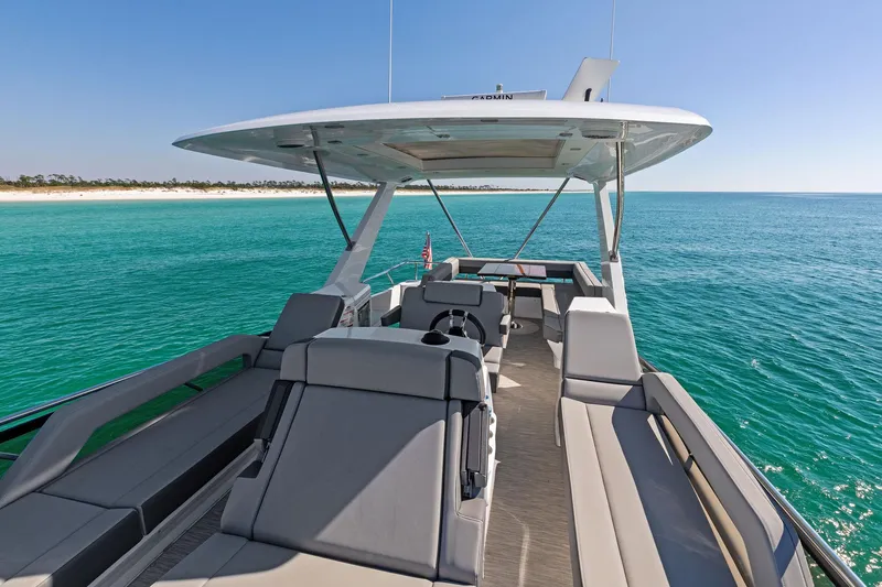 Miss Tracy Lane Yacht Photos Pics 2023 Cruisers Yachts 60 Cantius Fly  Flybridge