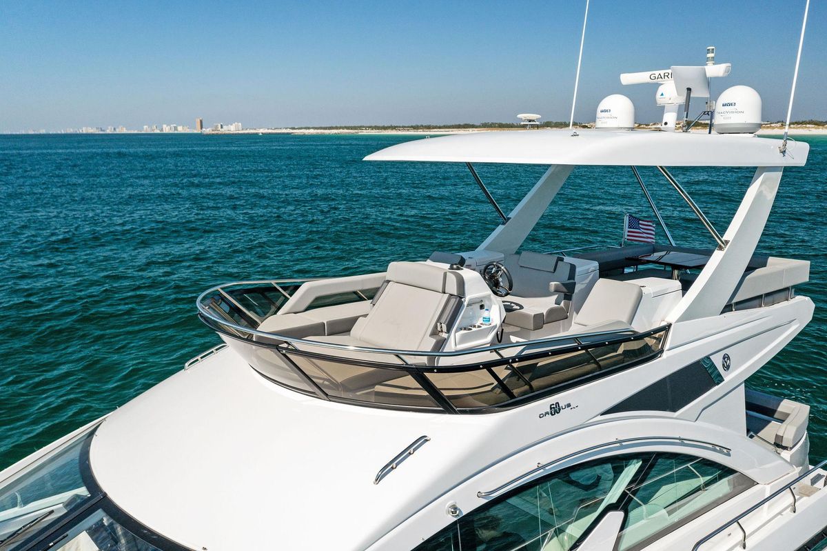 2023 Cruisers Yachts 60 