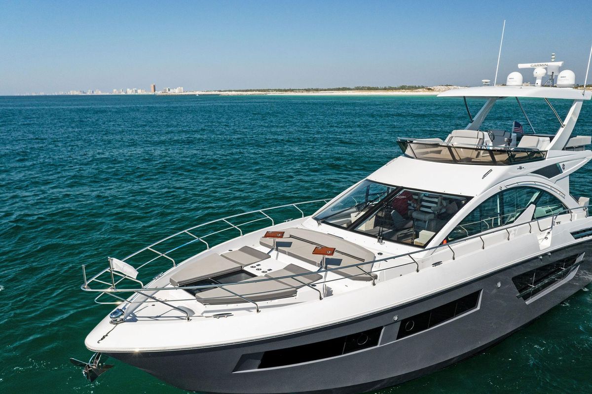 2023 Cruisers Yachts 60 