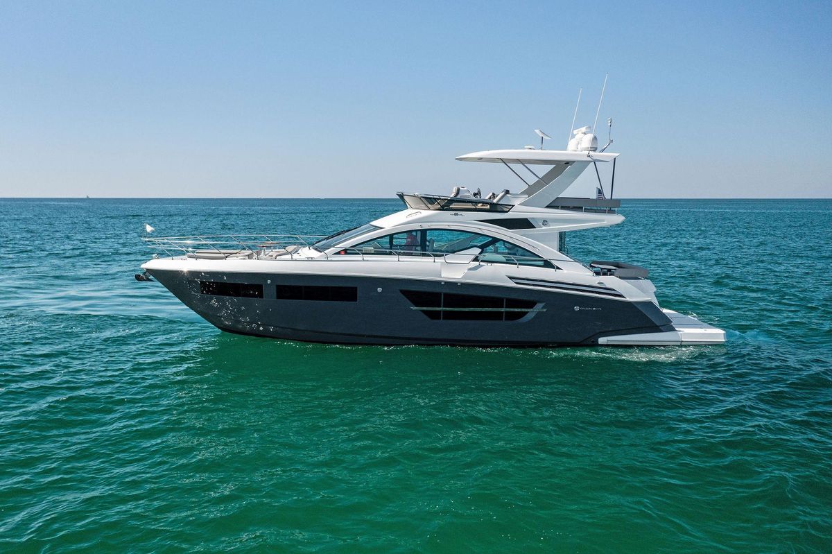 2023 Cruisers Yachts 60 