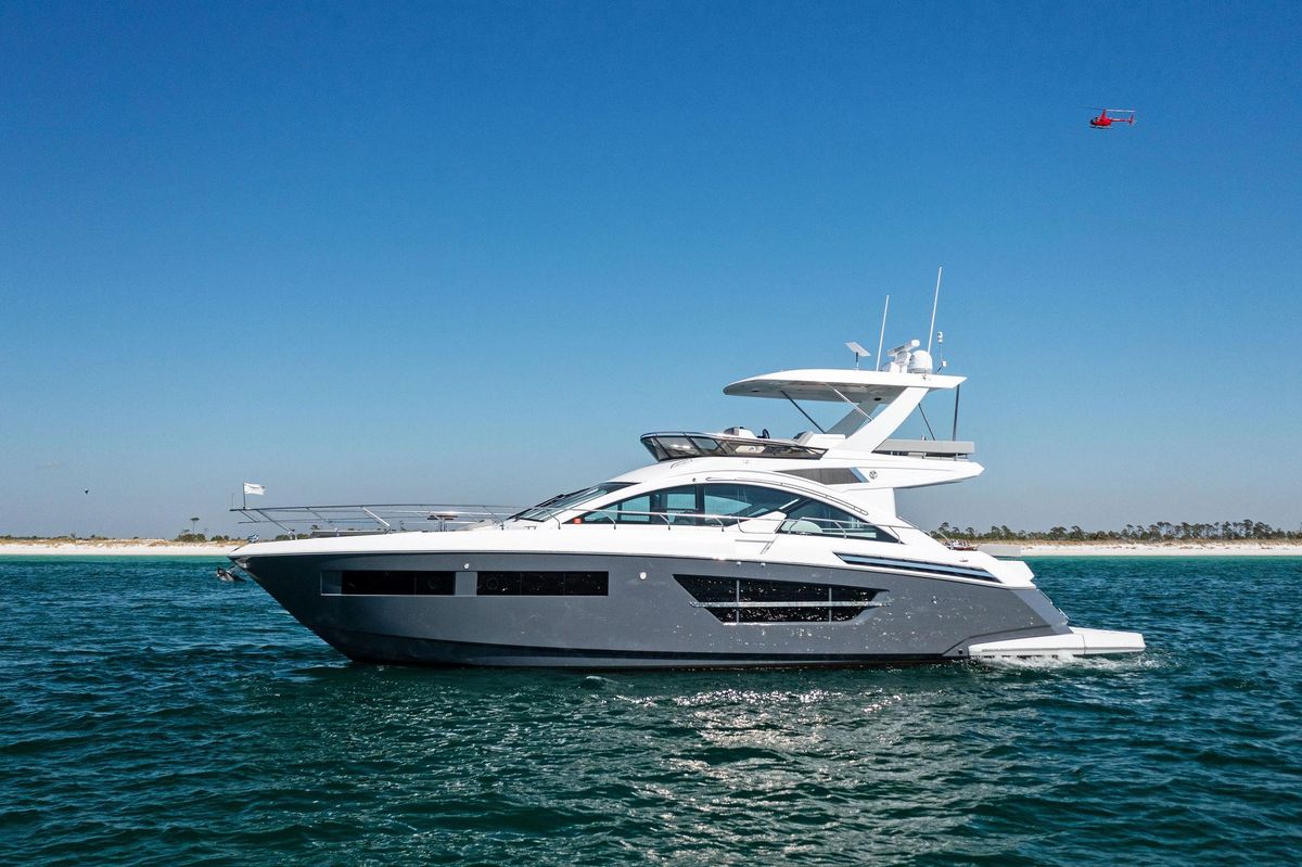 2023 Cruisers Yachts 60 