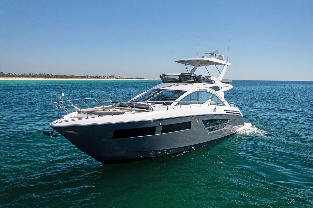 2023 Cruisers Yachts 60 