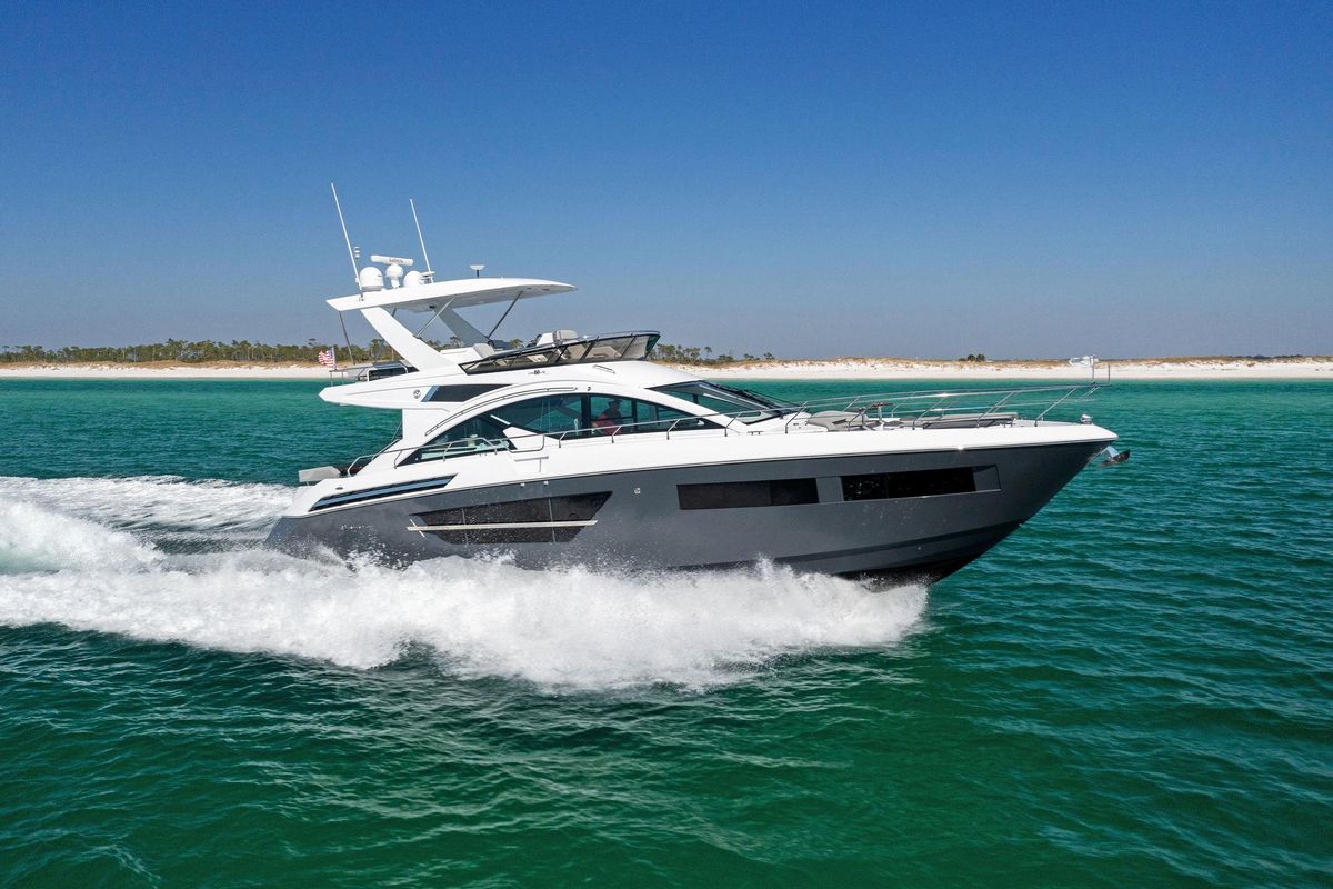 2023 Cruisers Yachts 60 