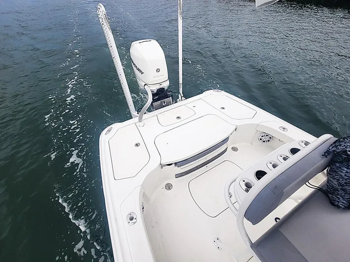  Yacht Photos Pics 2017 SeaVee 270Z boat on water, featuring a sleek design and powerful outboard motor.