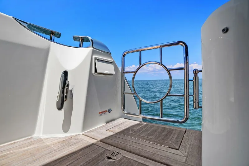 Gia Yacht Photos Pics 