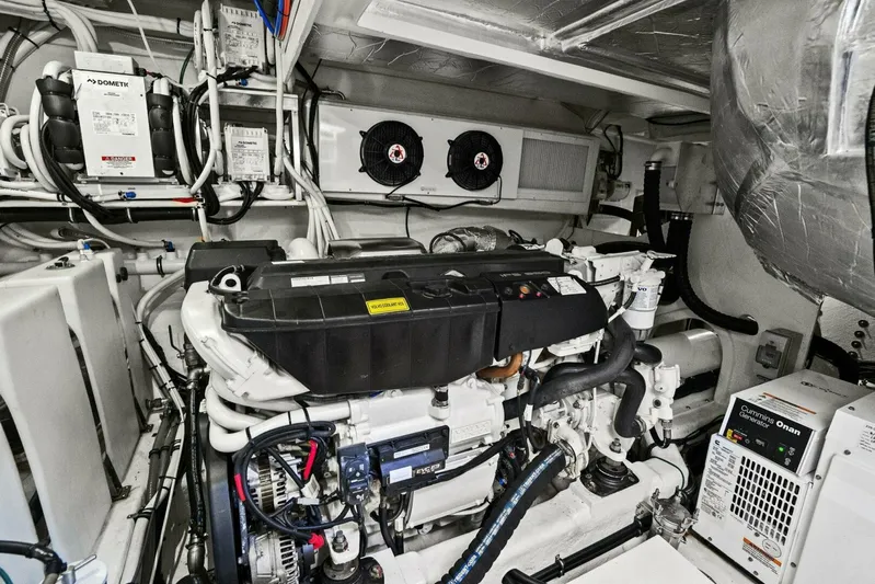 Gia Yacht Photos Pics 