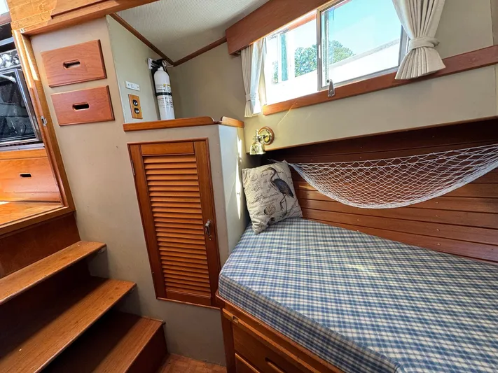 Maggie C Yacht Photos Pics 