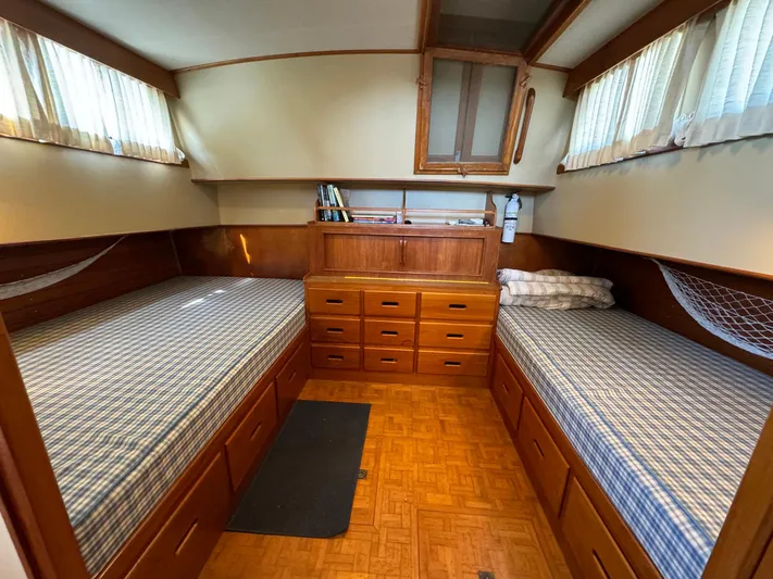 Maggie C Yacht Photos Pics 