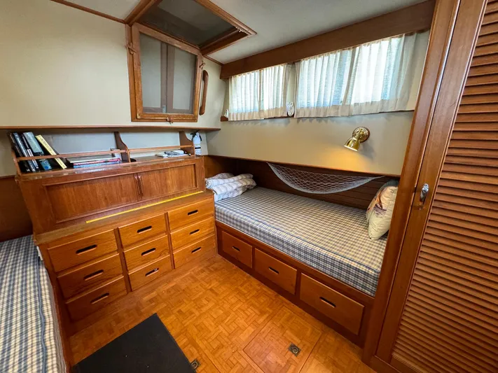 Maggie C Yacht Photos Pics 